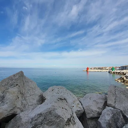 Breece Hideaway Piran